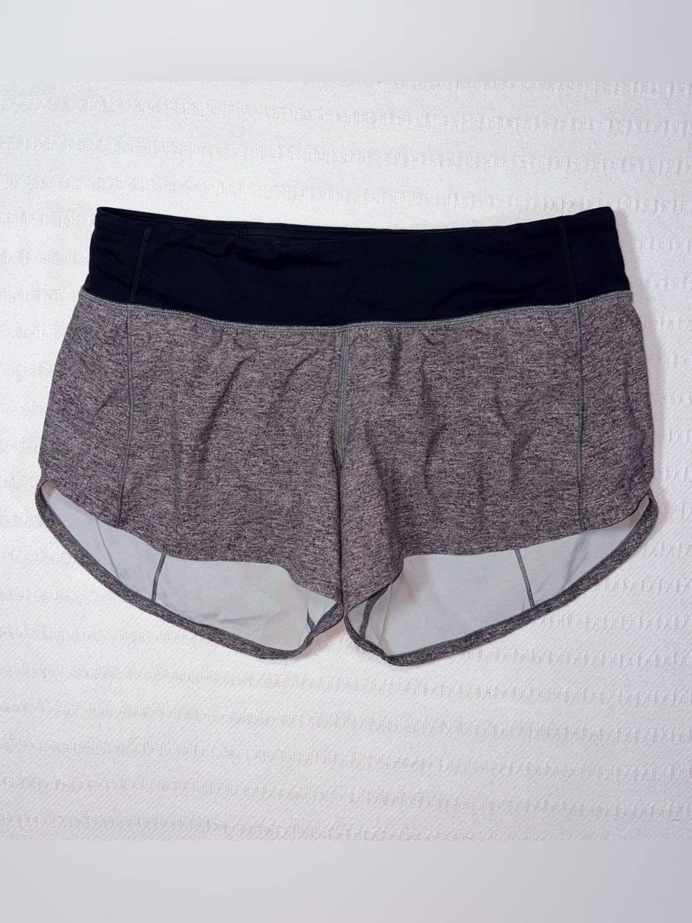 Lululemon Womens Speed Up Short 4” Size 4 Gray Athleisure Workout Running